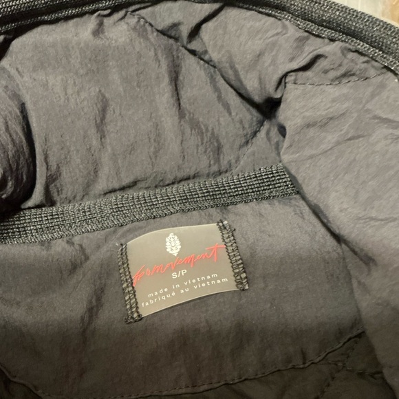 Free People FP Movement $128 Quin Quilted Puffer Vest Primaloft Black Athletic - Picture 7 of 8